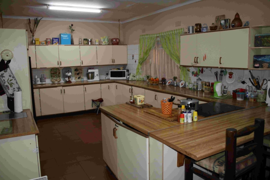 9 Bedroom Property for Sale in Schietfontein Ah North West
